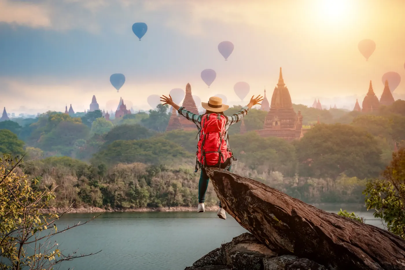 Una crew di viaggiatori in viaggio insieme